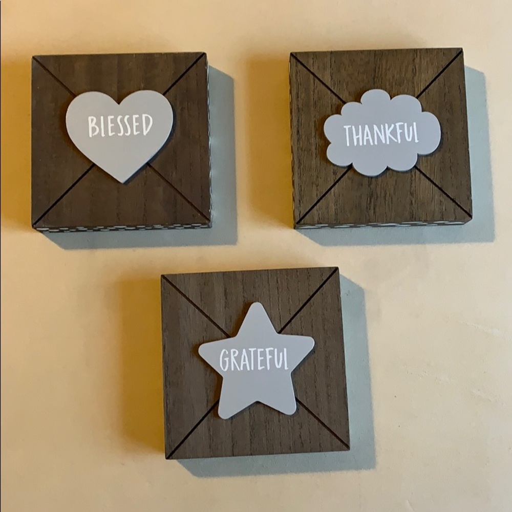 NEW Wall plaques Thankful, Blessed, Grateful